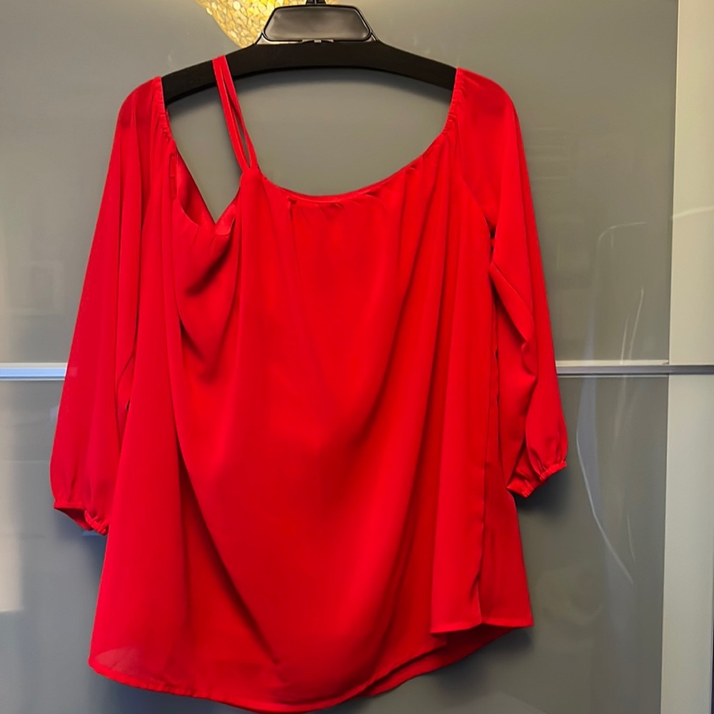 Red cold shoulder blouse in size xl